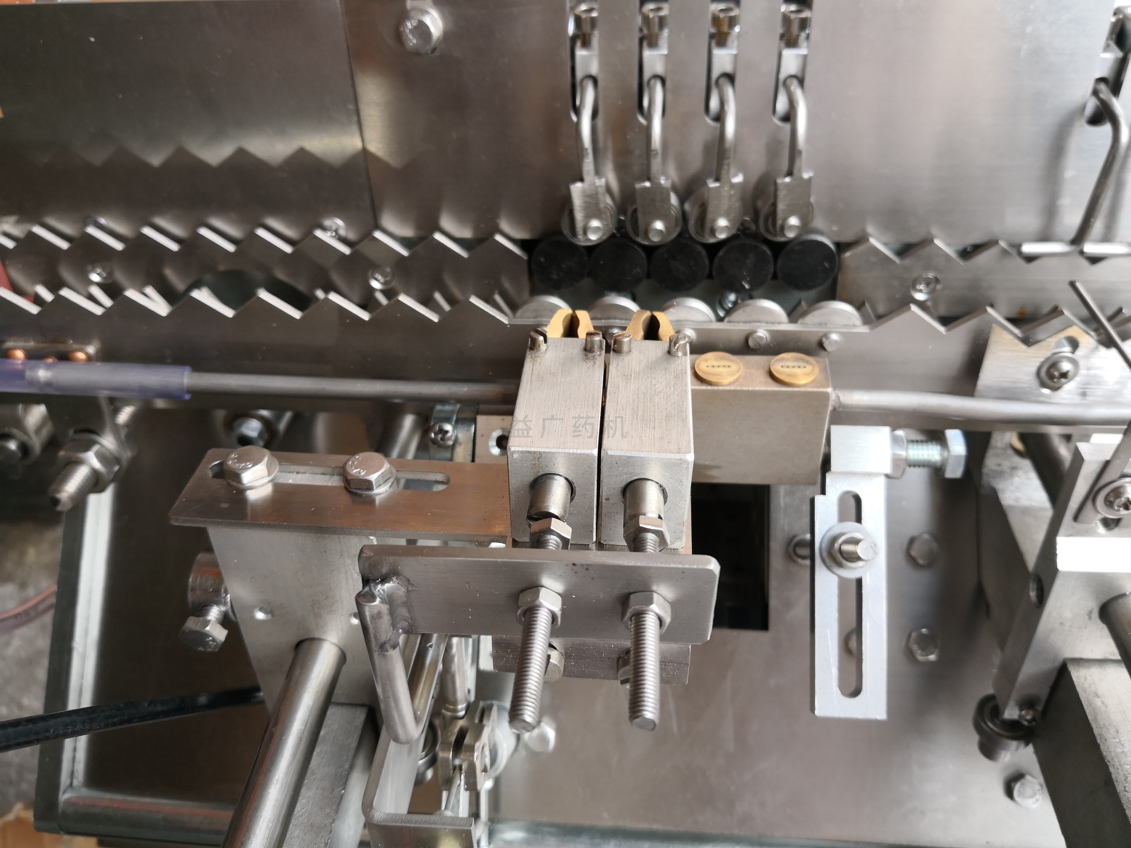 安瓿拉絲灌封機(jī)夾子與火頭 安瓿拉絲灌封機(jī)夾子與火頭