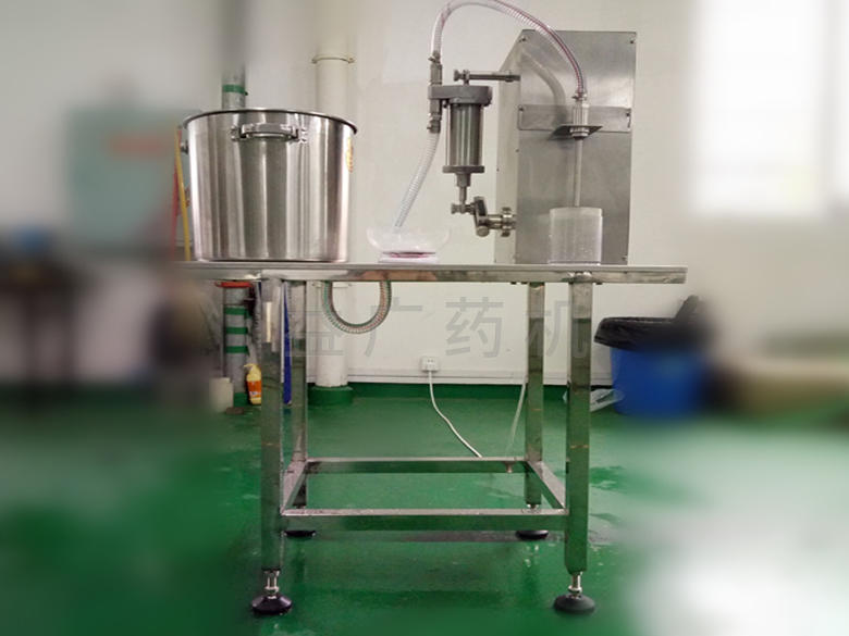 500ml液體定量灌裝機 500ml液體定量灌裝機